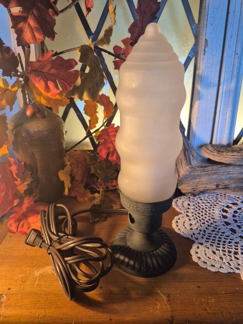 Cabinet of Curiosities 🧚‍♂️ Vintage Art Deco Boudoir Skyscraper Lamp - Picture 8 of 9